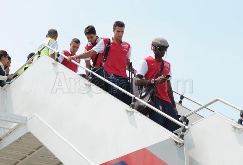 Арсенал прибыл в Малайзию. Фото