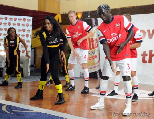 Игроки "Арсенала" в Логосе. Фото