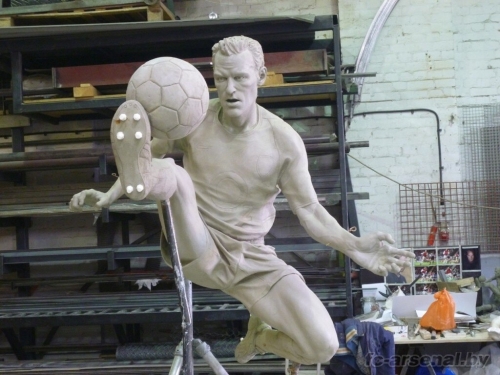 "Арсенал" установит статую Деннису Бергкампу