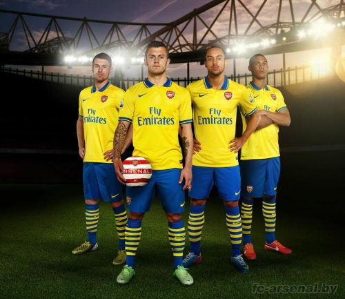 "Арсенал" представил новую гостевую форму на сезон 2013/2014. Фото + Видео