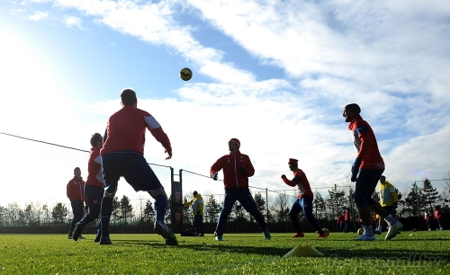 Фото с тренировки команды перед матчем с "Манчестер Сити"